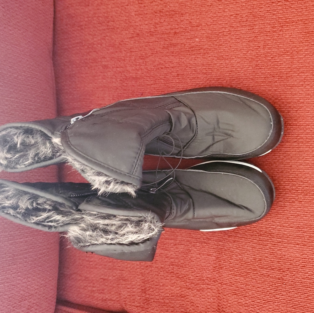 Women's memory foam boots